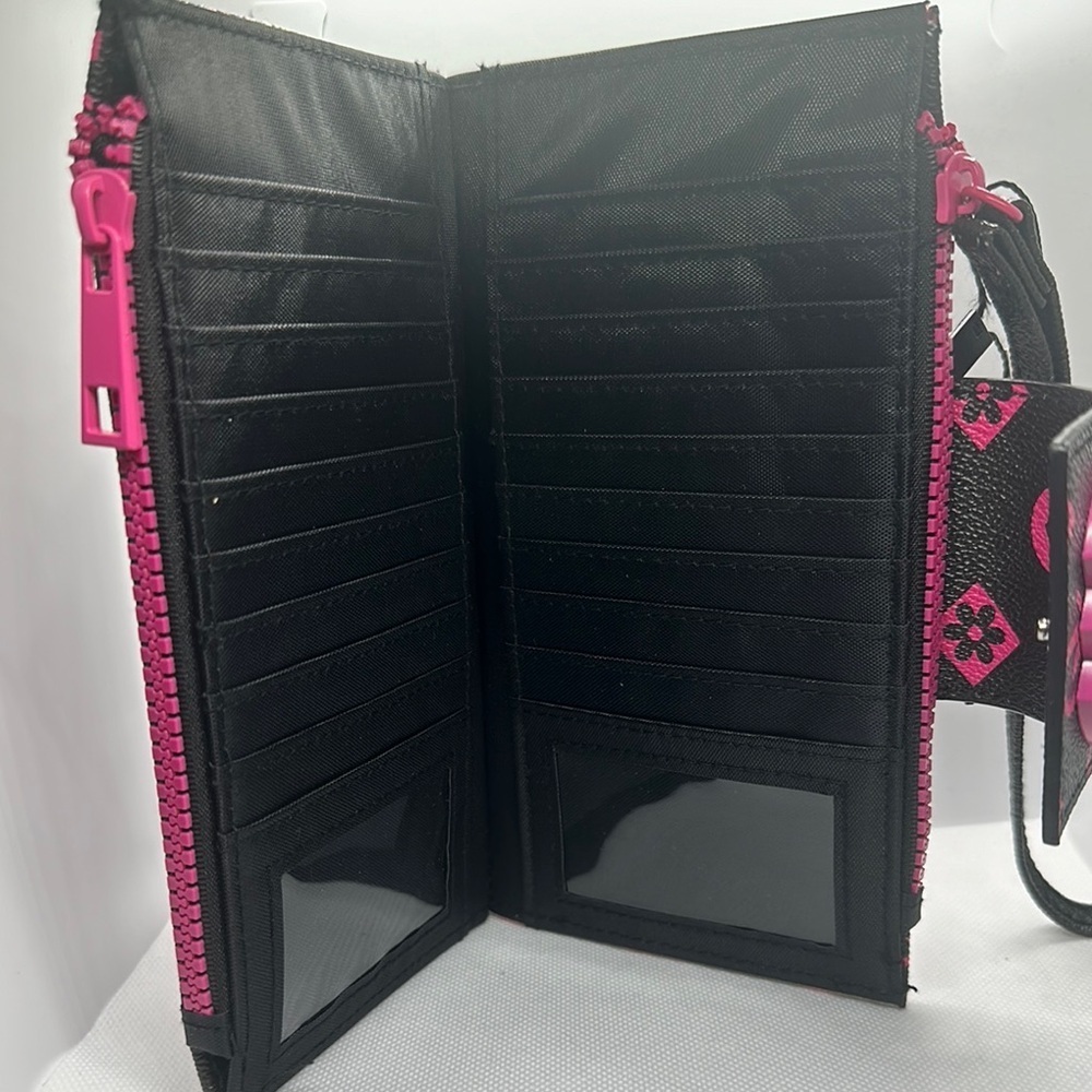 XOXO Black and Pink Geometric Wristlet Clutch - Picture 3 of 16